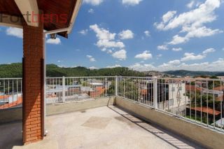 Prédio / Edifício Inteiro Comercial Para Alugar com 15 Salas no bairro Região Central em Caieiras