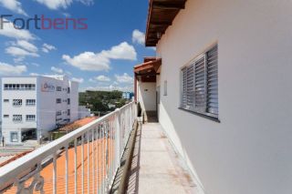 Prédio / Edifício Inteiro Comercial Para Alugar com 15 Salas no bairro Região Central em Caieiras