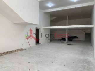 Galpão / Depósito / Armazém Para Alugar no bairro Região Central em Caieiras