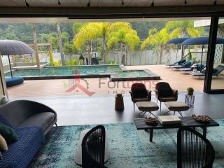 Casa Alto Padrão Para Vender com 2 quartos 2 suítes no bairro Alpes de Caieiras em Caieiras