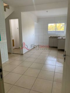 Sobrado Para Vender com 2 quartos no bairro Estância Lago Azul em Franco Da Rocha