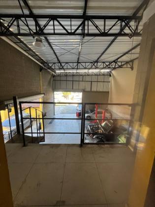 Galpão / Depósito / Armazém Para Alugar no bairro Laranjeiras em Caieiras