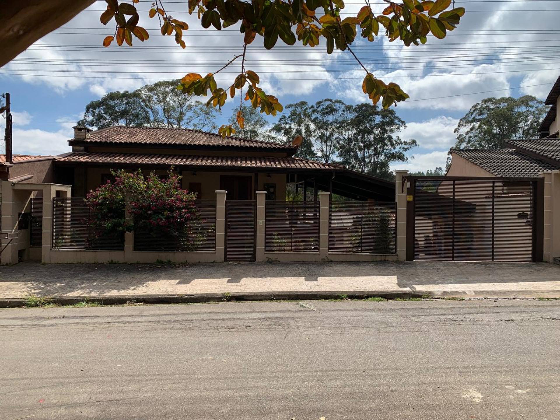 Sobrado Para Vender com 3 quartos 3 suítes no bairro Nova Caieiras em Caieiras