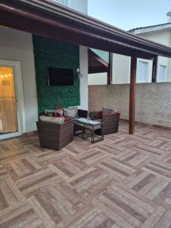 Sobrado Para Alugar com 3 quartos 1 suítes no bairro Villa Verde em Franco Da Rocha