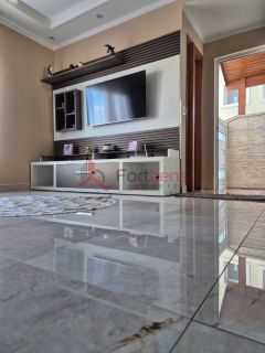 Sobrado Para Alugar com 3 quartos 1 suítes no bairro Villa Verde em Franco Da Rocha