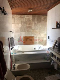 Casa de Condomínio Para Vender com 5 quartos 3 suítes no bairro Alphaville em Santana De Parnaíba