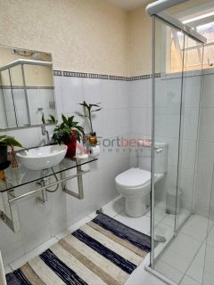 Sobrado Para Vender com 4 quartos no bairro Centro em Caieiras