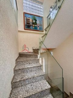 Sobrado Para Vender com 4 quartos no bairro Centro em Caieiras