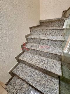 Sobrado Para Vender com 4 quartos no bairro Centro em Caieiras