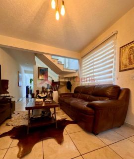 Sobrado Para Vender com 4 quartos no bairro Centro em Caieiras