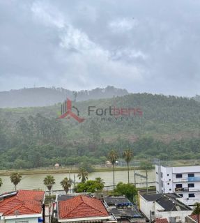 Sobrado Para Vender com 4 quartos no bairro Centro em Caieiras