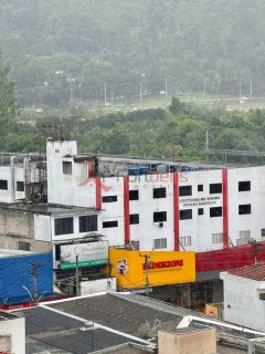 Sobrado Para Vender com 4 quartos no bairro Centro em Caieiras