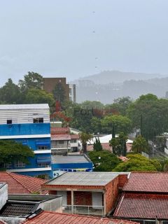 Sobrado Para Vender com 4 quartos no bairro Centro em Caieiras