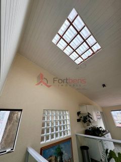 Sobrado Para Vender com 4 quartos no bairro Centro em Caieiras