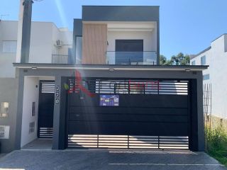 Sobrado Para Vender com 3 quartos 1 suítes no bairro San Marino  em Caieiras