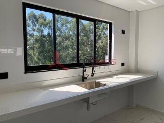 Sobrado Para Vender com 3 quartos 1 suítes no bairro San Marino  em Caieiras