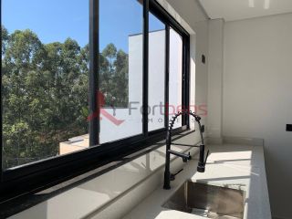 Sobrado Para Vender com 3 quartos 1 suítes no bairro San Marino  em Caieiras