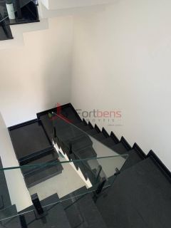 Sobrado Para Vender com 3 quartos 1 suítes no bairro San Marino  em Caieiras