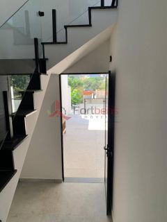 Sobrado Para Vender com 3 quartos 1 suítes no bairro San Marino  em Caieiras