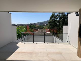 Sobrado Para Vender com 3 quartos 1 suítes no bairro San Marino  em Caieiras