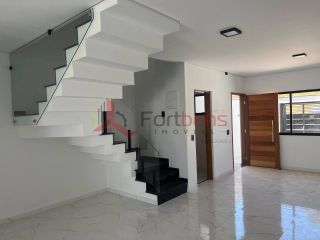 Sobrado Para Vender com 3 quartos 1 suítes no bairro Jardim Columbia em Caieiras