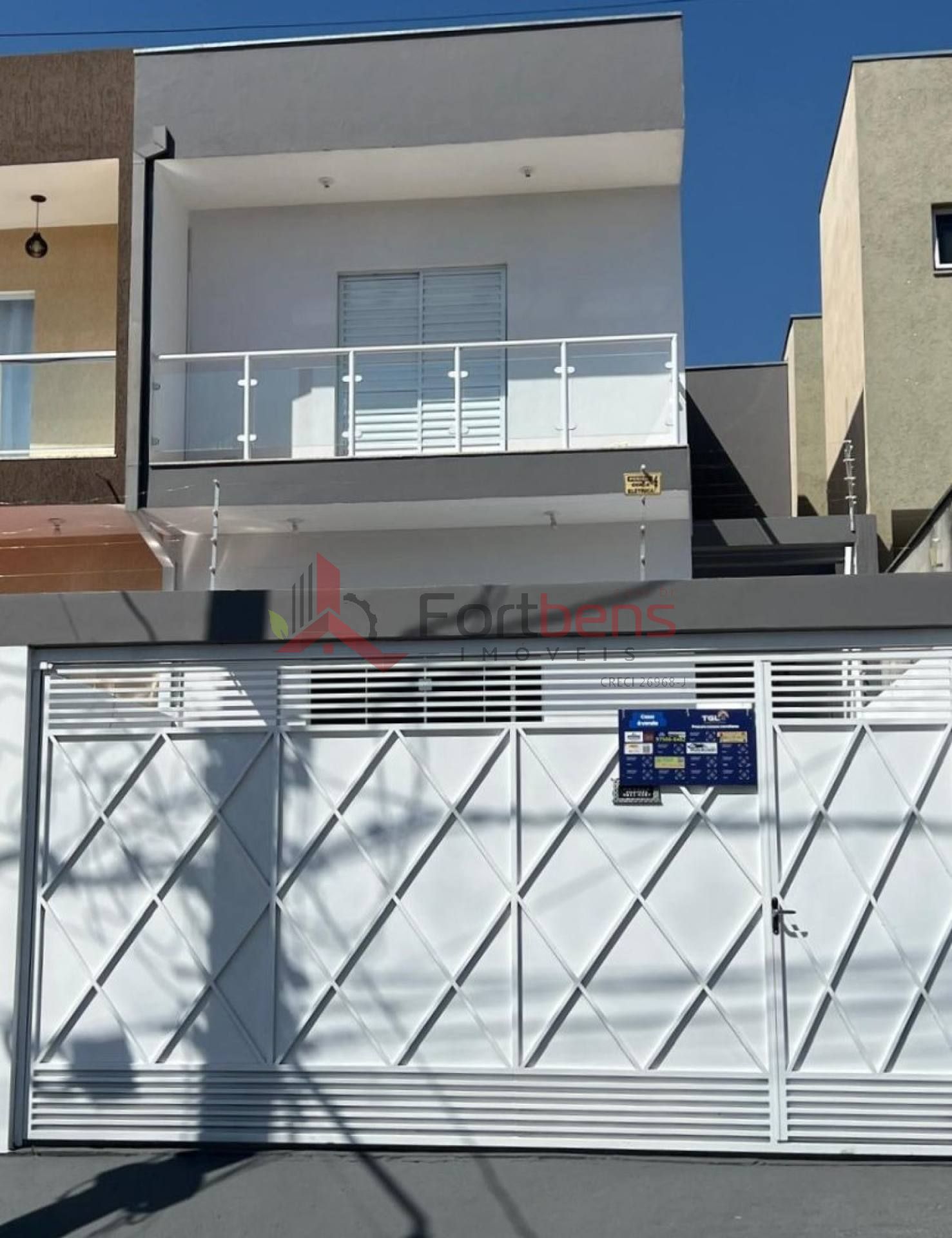 Sobrado Para Vender com 3 quartos 1 suítes no bairro Laranjeiras em Caieiras