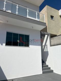 Sobrado Para Vender com 3 quartos 1 suítes no bairro Laranjeiras em Caieiras