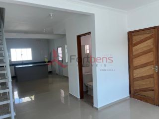 Sobrado Para Vender com 3 quartos 1 suítes no bairro Laranjeiras em Caieiras