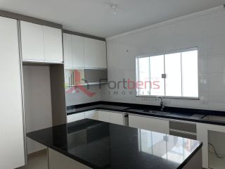 Sobrado Para Vender com 3 quartos 1 suítes no bairro Laranjeiras em Caieiras