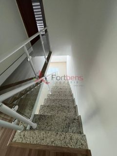 Sobrado Para Vender com 3 quartos 1 suítes no bairro Laranjeiras em Caieiras