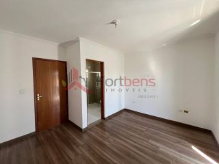 Sobrado Para Vender com 3 quartos 1 suítes no bairro Laranjeiras em Caieiras