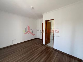 Sobrado Para Vender com 3 quartos 1 suítes no bairro Laranjeiras em Caieiras