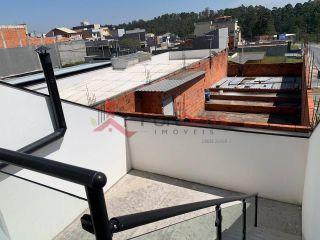 Sobrado Para Vender com 3 quartos 1 suítes no bairro Laranjeiras em Caieiras