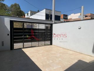 Sobrado Para Vender com 3 quartos 1 suítes no bairro Laranjeiras em Caieiras