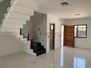 Sobrado Para Vender com 3 quartos 1 suítes no bairro Laranjeiras em Caieiras