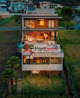 Casa de Condomínio Para Alugar com 4 quartos 4 suítes no bairro Gênesis 2 em Santana De Parnaíba