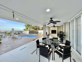 Casa Para Vender com 3 quartos 3 suítes no bairro Nova Higienópolis em Jandira