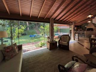 Casa Para Vender com 4 quartos 2 suítes no bairro Altos de São Fernando em Jandira