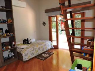 Casa Para Vender com 4 quartos 2 suítes no bairro Altos de São Fernando em Jandira