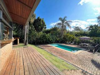 Casa Para Vender com 5 quartos 5 suítes no bairro Chácaras do Peroba em Jandira