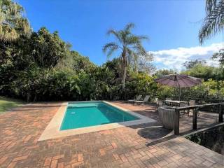 Casa Para Vender com 5 quartos 5 suítes no bairro Chácaras do Peroba em Jandira