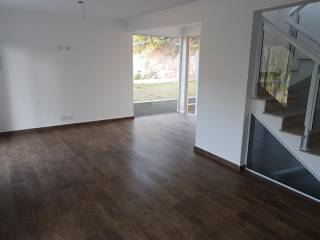 Casa Para Vender com 3 quartos 1 suítes no bairro Região Central em Caieiras