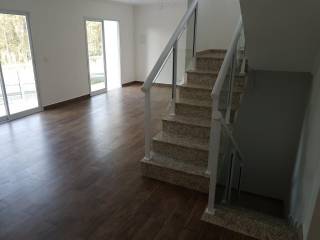 Casa Para Vender com 3 quartos 1 suítes no bairro Região Central em Caieiras