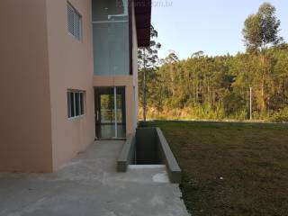 Casa Para Vender com 3 quartos 1 suítes no bairro Região Central em Caieiras