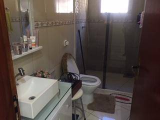 Casa com 2 dormitórios à venda, no nível da rua mais 2 casas no fundo mais terreno, 166 m² por R$ 650.000 - Laranjeiras - Caieiras/SP