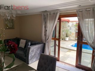 Casa Para Vender com 3 quartos 1 suítes no bairro Laranjeiras em Caieiras