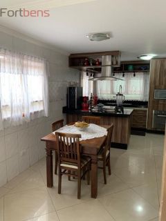 Casa Para Vender com 3 quartos 1 suítes no bairro Laranjeiras em Caieiras