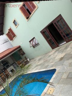 Casa Para Vender com 3 quartos 1 suítes no bairro Laranjeiras em Caieiras