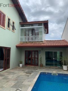 Casa Para Vender com 3 quartos 1 suítes no bairro Laranjeiras em Caieiras