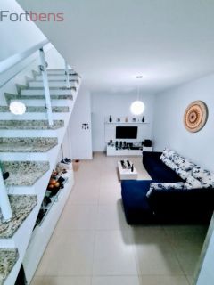 Sobrado Para Vender com 2 quartos no bairro Laranjeiras em Caieiras